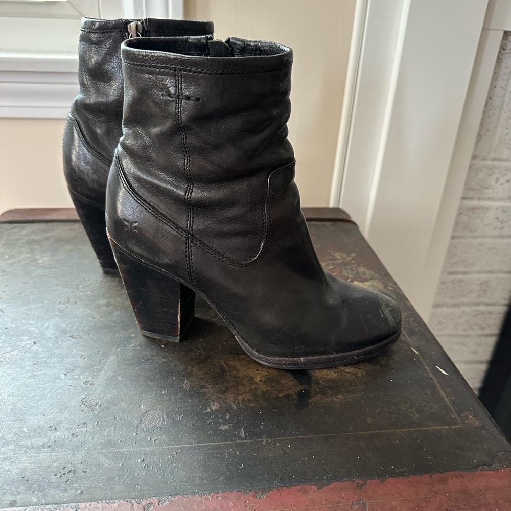 Frye Patty Artisan Zip Heeled Booties